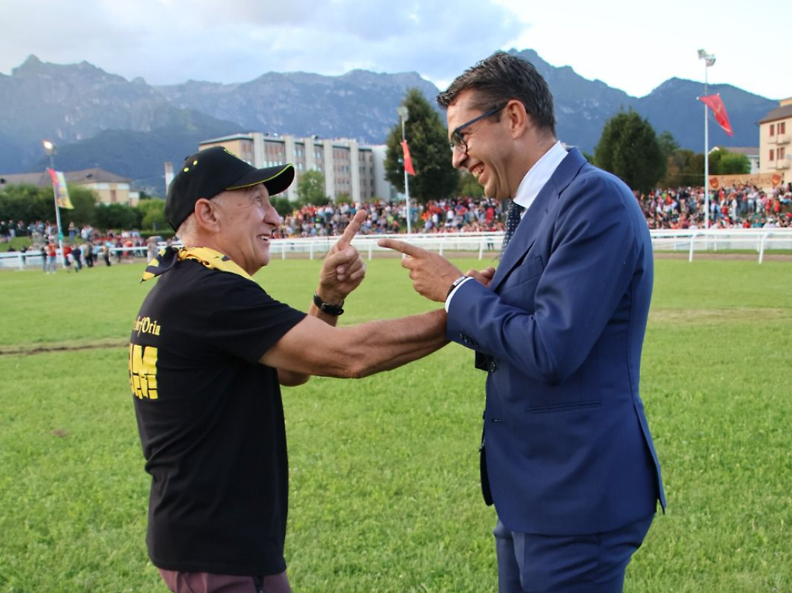 In foto Padrin con il presidente del quartiere vincitore Aldo Pellencin