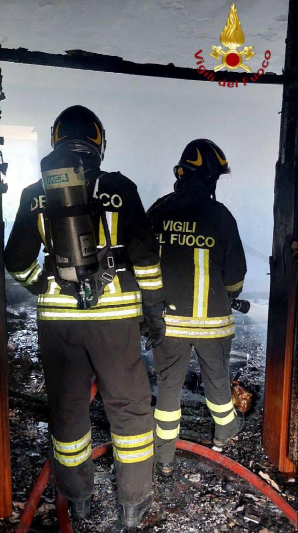 Montebelluna, tragedia all’alba: uomo di 34 anni trovato morto in casa in fiamme