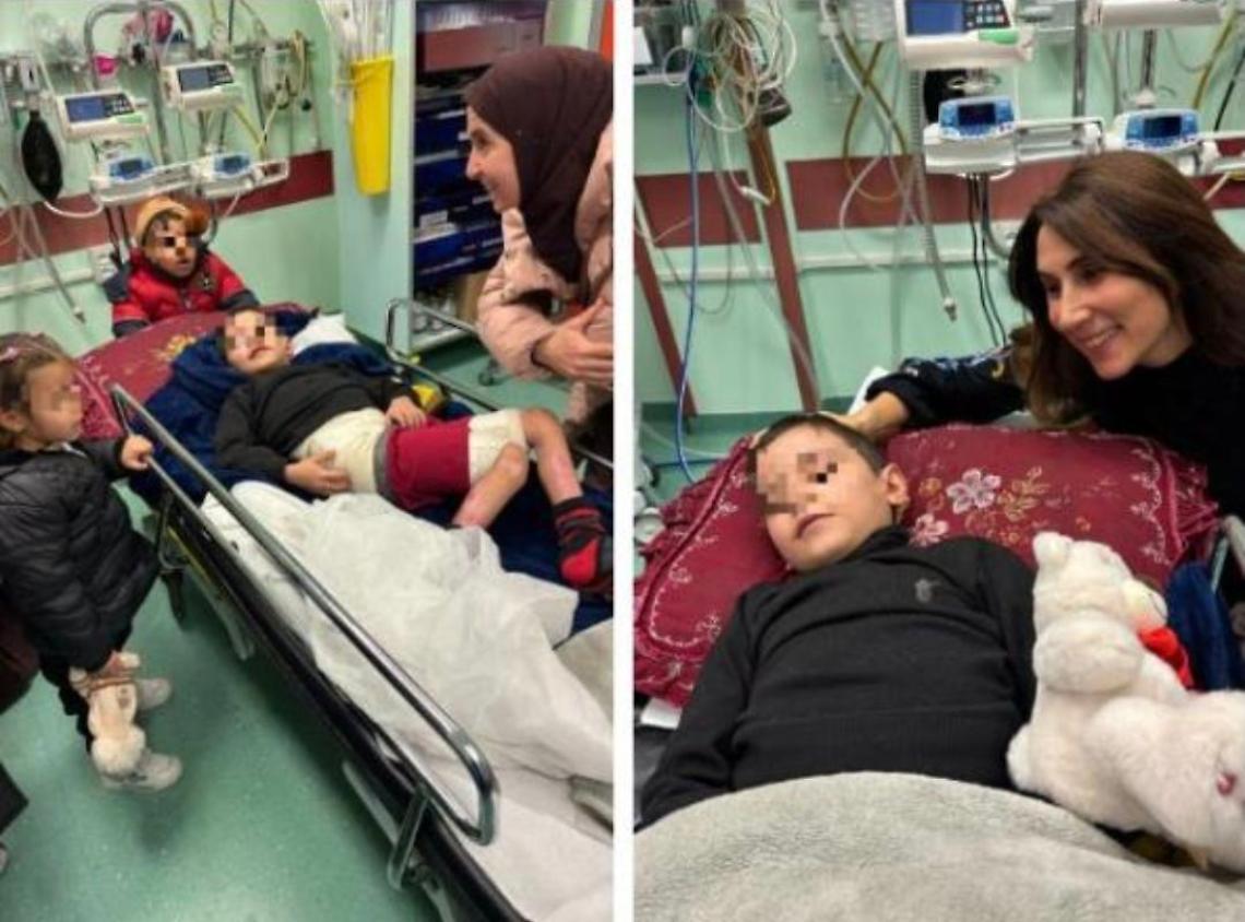 Tre dei bambini palestinesi al loro arrivo a Padova