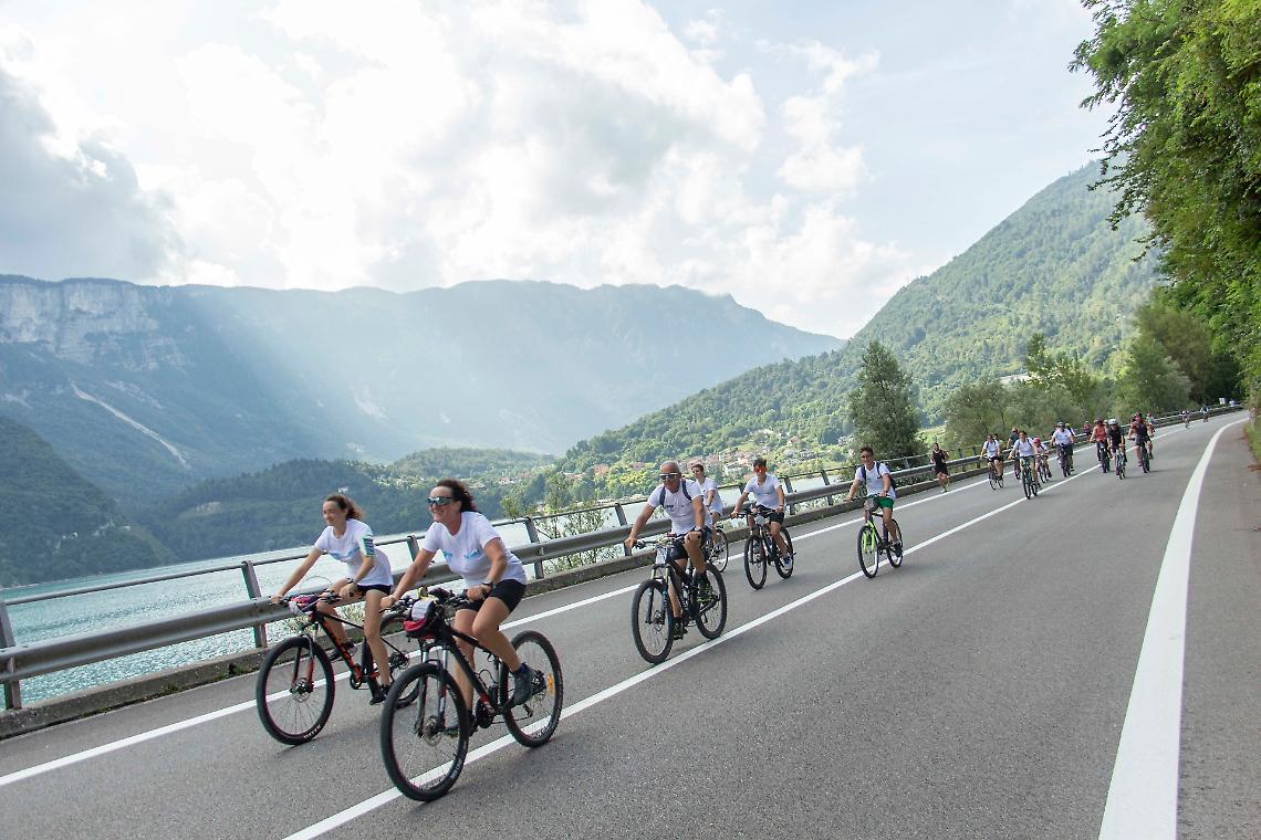 Giro del Lago di Santa Croce 2025: aperte le iscrizioni per la 31ª edizione
