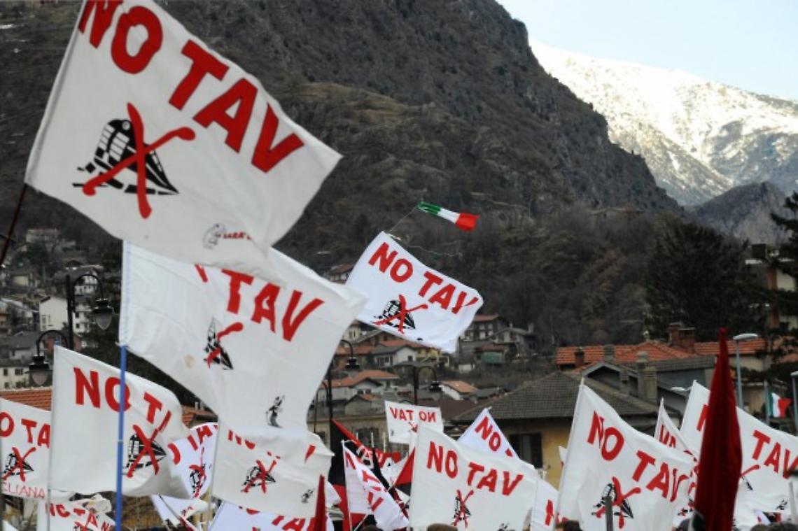 Foto di una protesta No-Tav