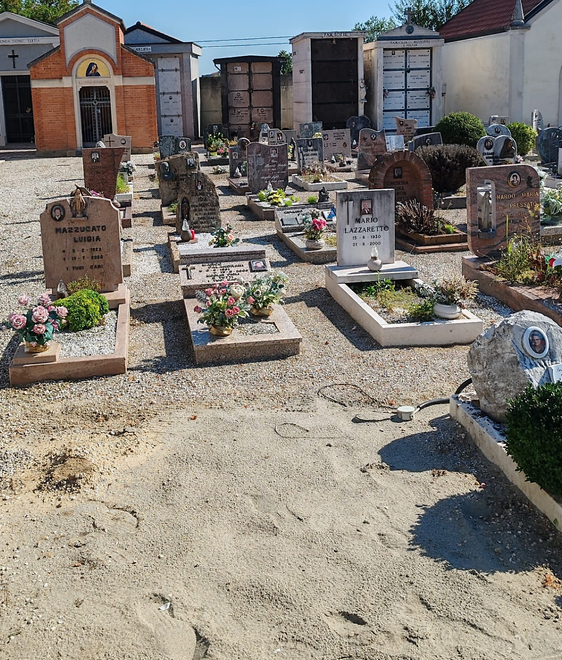 Albignasego, completata la riqualificazione dei cimiteri comunali: “Luoghi di memoria da custodire con rispetto”