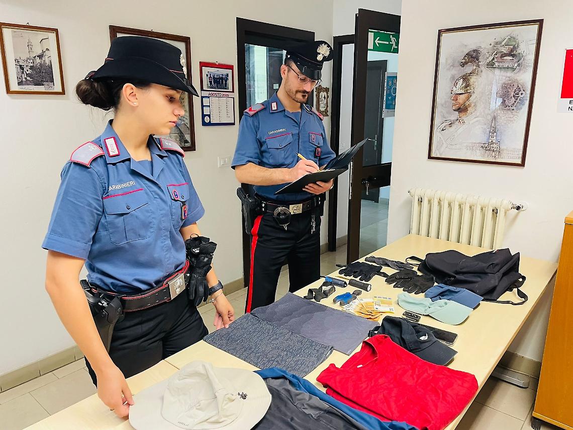 Furti in abitazione a Due Carrare e Albignasego: fermato un 33enne cileno, caccia al complice