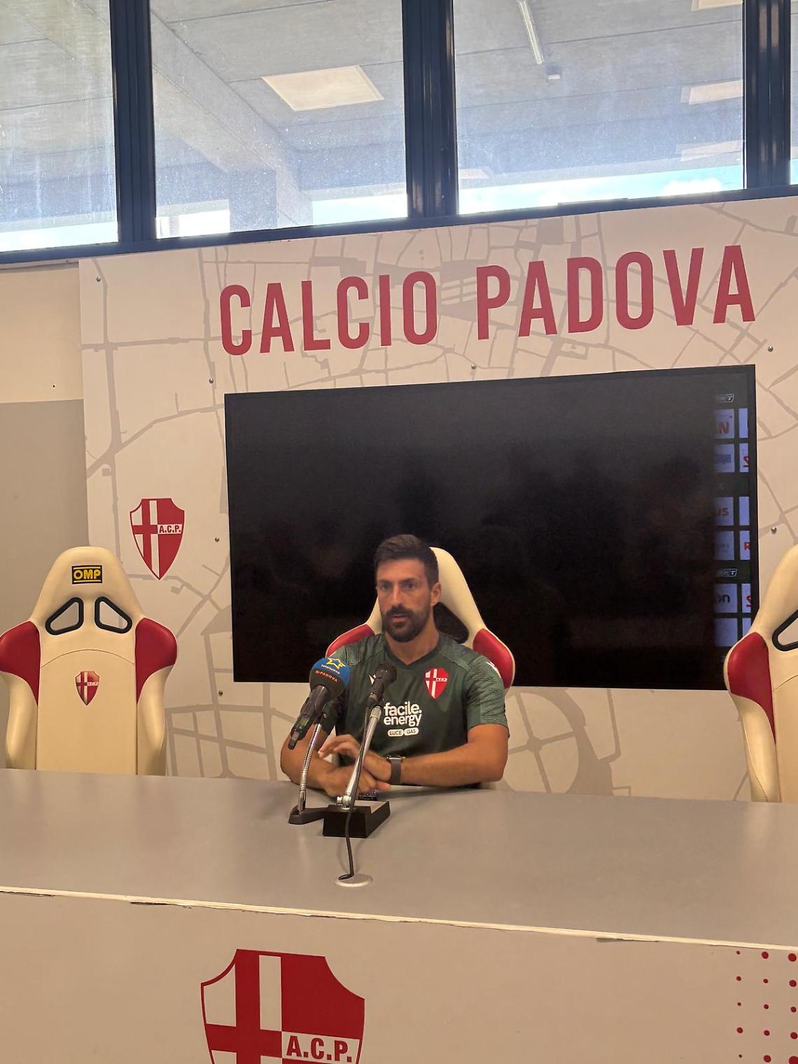 Padova, Andreoletti suona la carica: “Dimostriamo di essere da Serie B. Mercato? C’è spazio per un ultimo colpo”