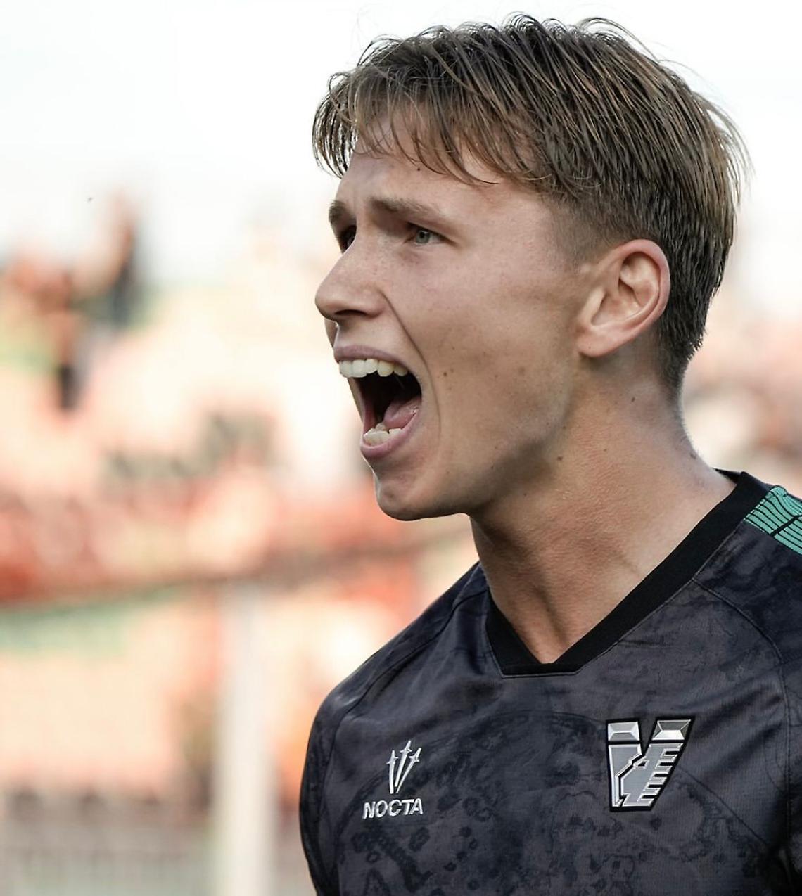 Venezia inizia con il piede giusto: 2-1 al Bari al Penzo