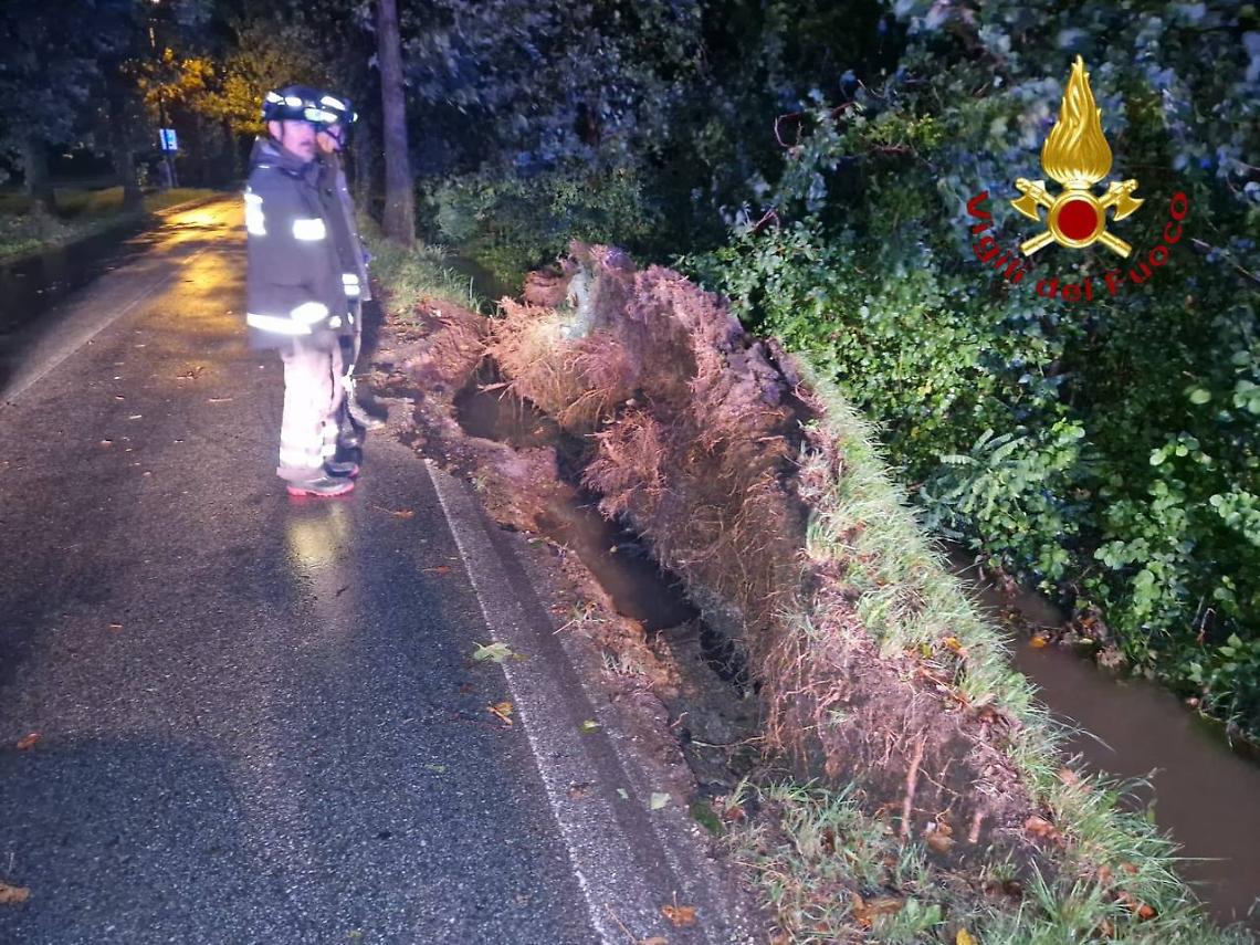 Veneto nella morsa del maltempo: oltre 100 interventi dei Vigili del Fuoco in poche ore