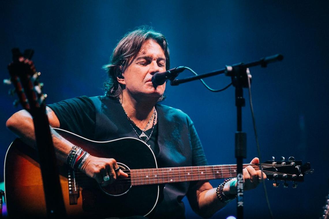Cristiano De André emoziona Vicenza: il concerto-omaggio al padre in Piazza dei Signori