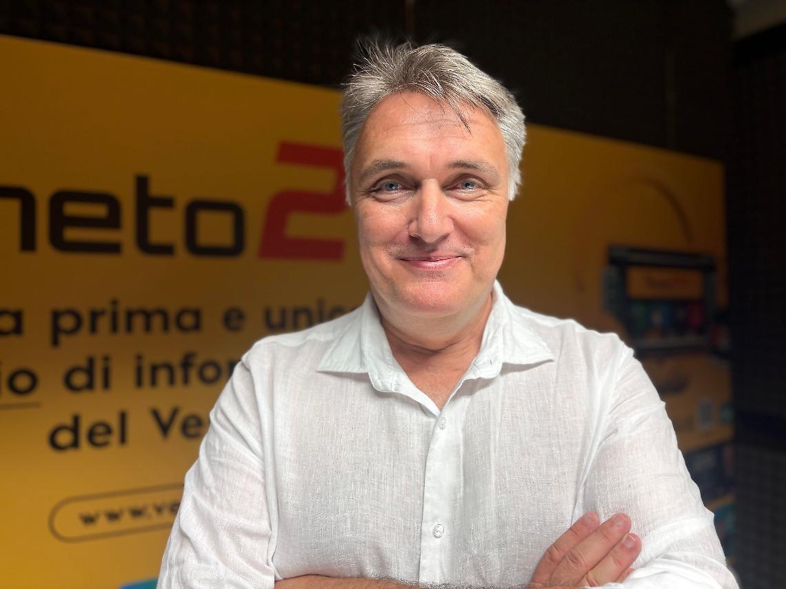 “Turismo a gonfie vele in estate. La priorità? I lavori all’Arena Duse” 