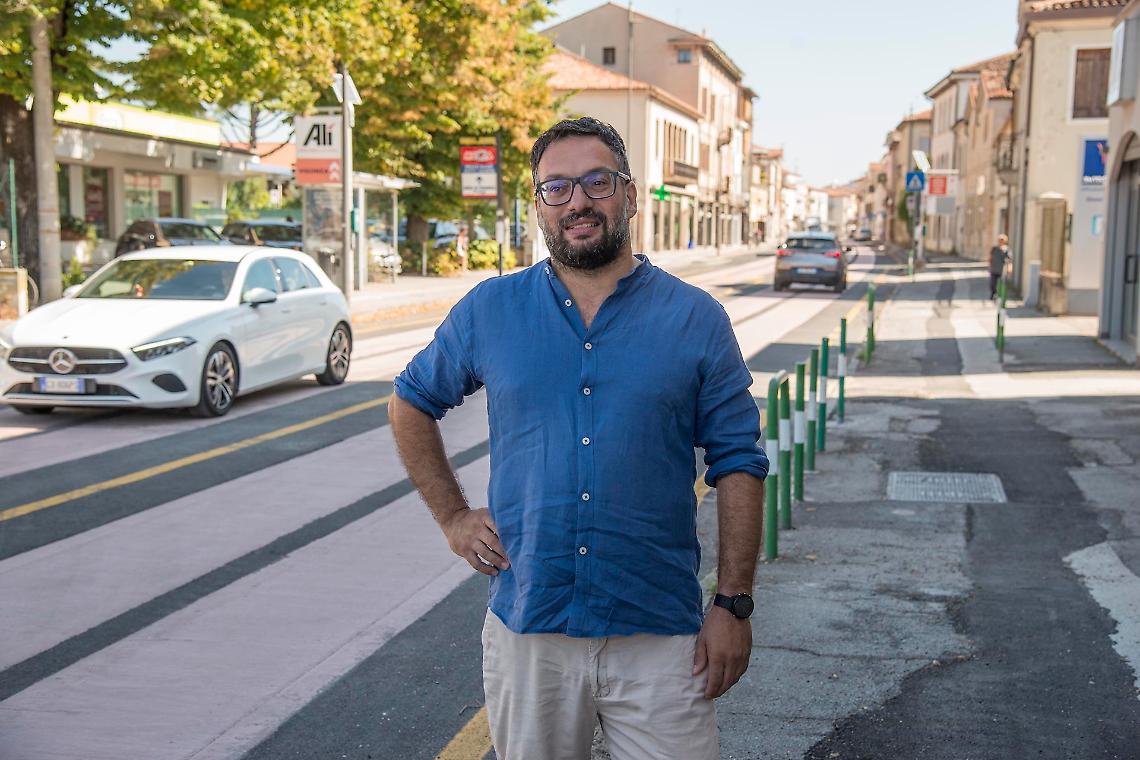 L'assessore alla mobilità Andrea Ragona durante il sopralluogo ai lavori
