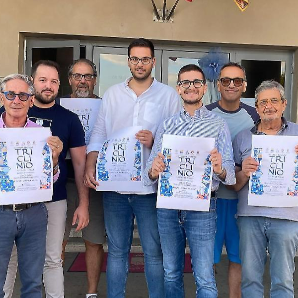 A tavola sotto le stelleUna cena di comunità che diventa solidarietà