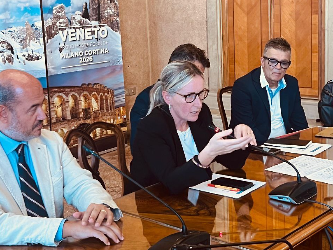 L'assessore Elisa De Berti alla sessione del Consiglio Regionale