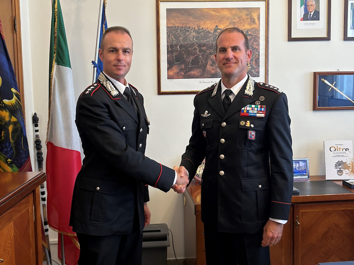 Il Tenente Valerio Scatoletti con il Comandante Provinciale, Colonnello Edoardo Campora