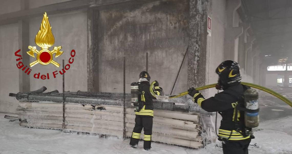 Treviso: incendio nell'ex consorzio agrario