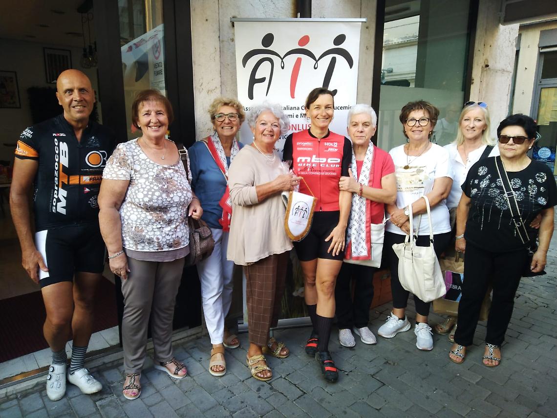 In bici per la speranza: Simona Casana ad Adria nella penultima tappa del tour AIL