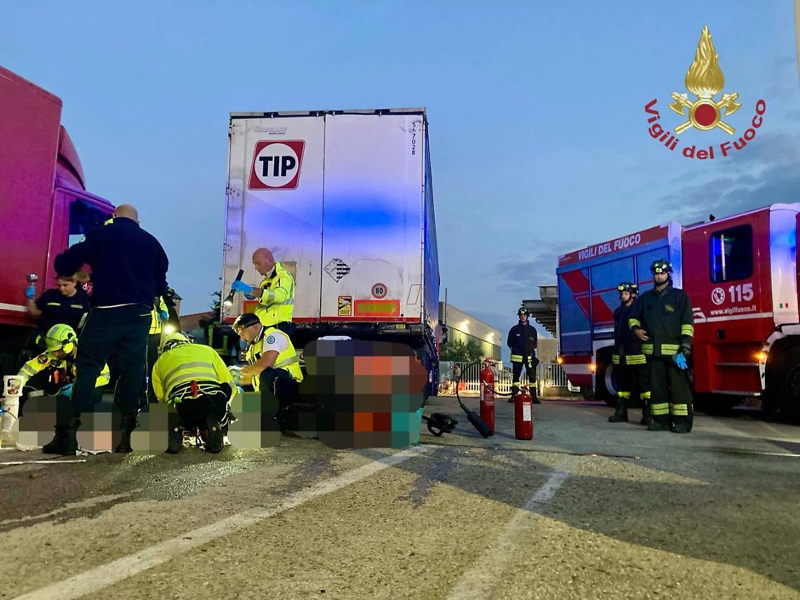 Tragedia nella zona industriale di Vigonovo: muore schiacciato da un transpallet caduto da un camion