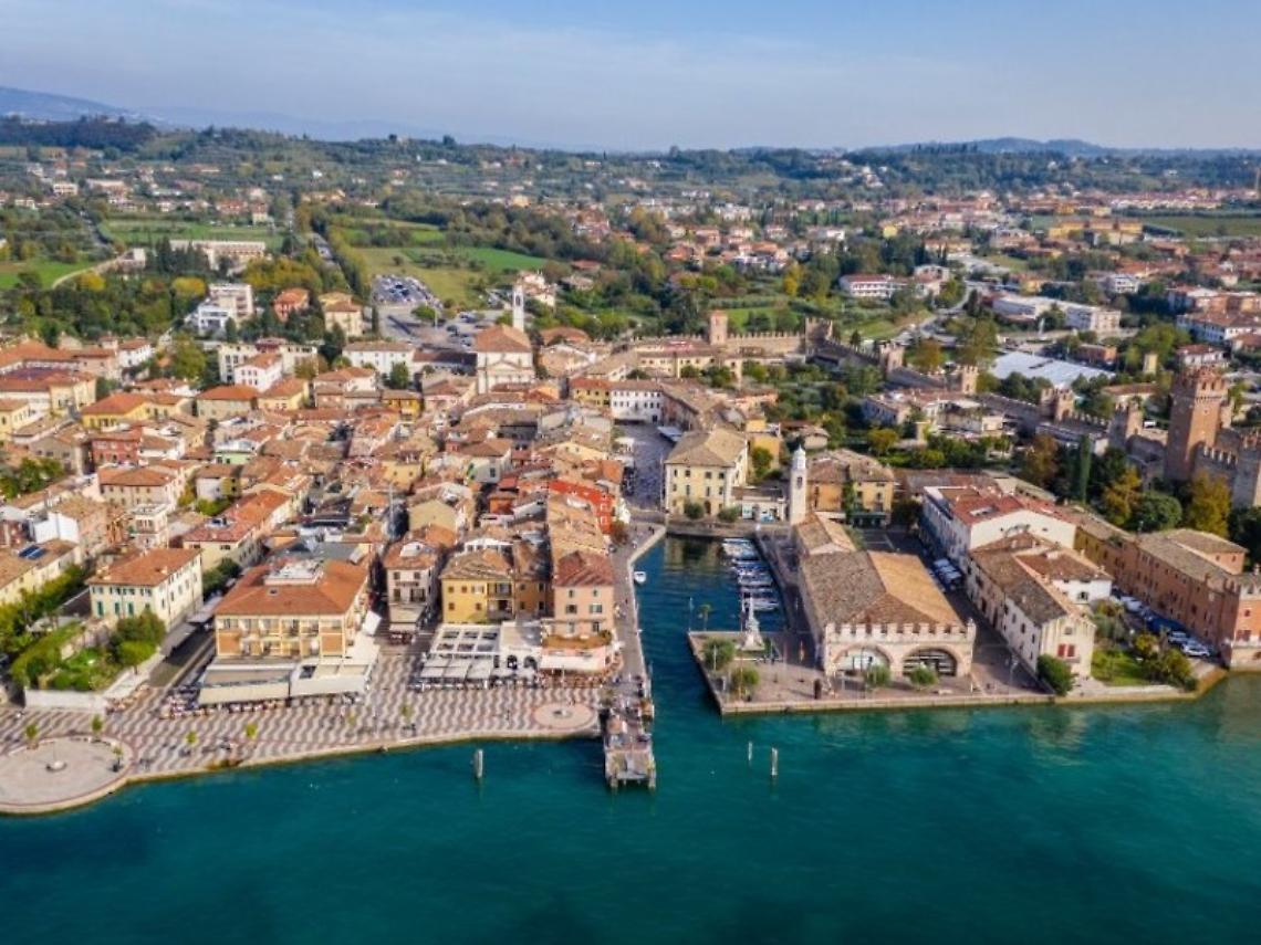 Lazise tra le pagine: cinque giorni di cultura e riflessione alla Dogana Veneta