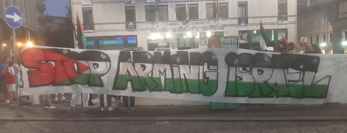 La manifestazione di ieri durante la quale è avvenuta la raccolta firme