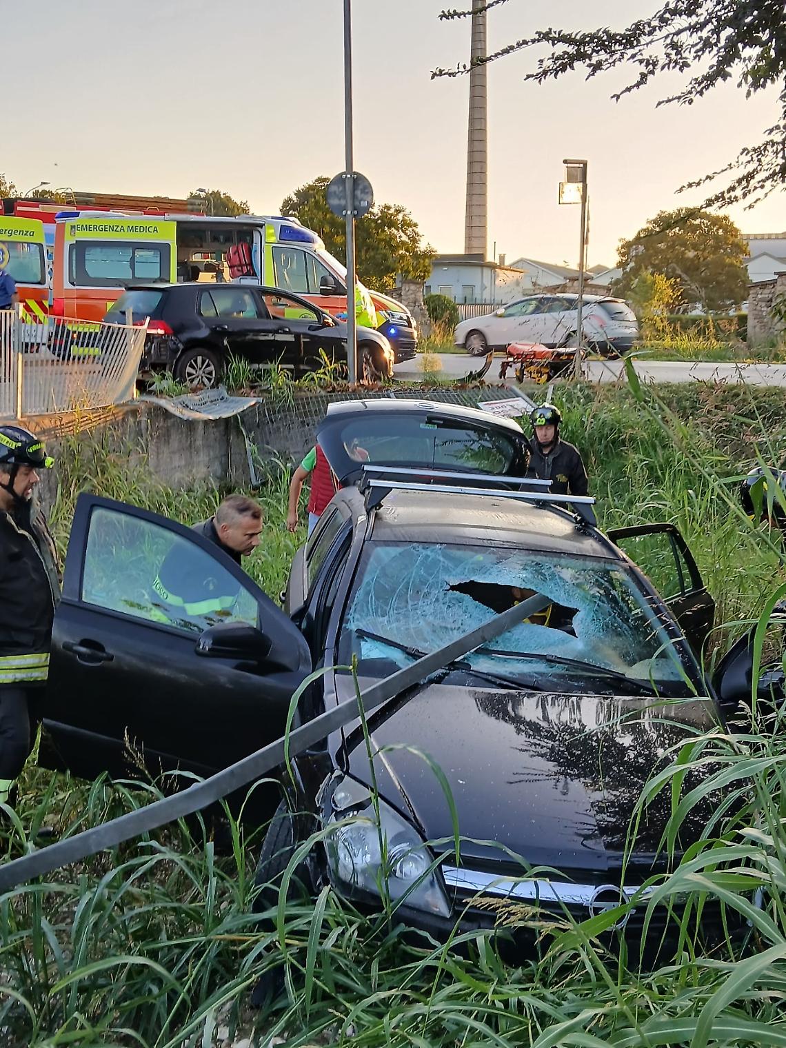 Mattinata nera sulle strade della Marca: due incidenti paralizzano il traffico