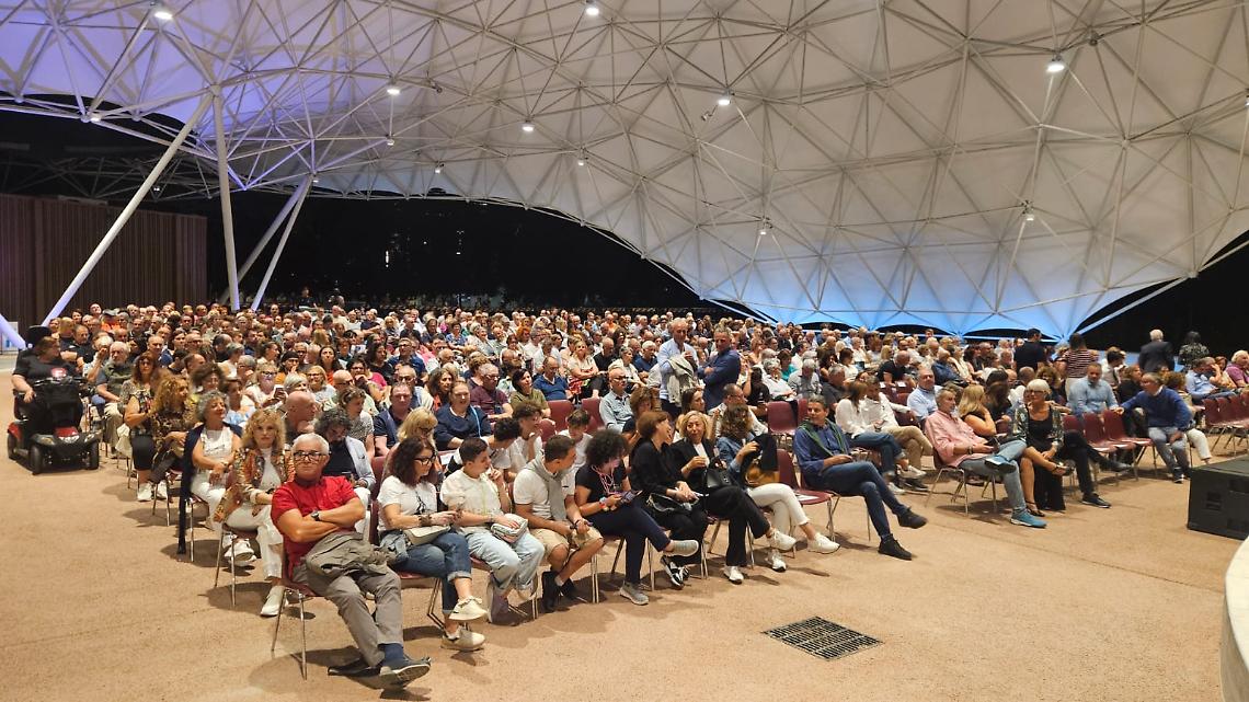 Abano Comedy Show, debutto da tutto esaurito e inaugurazione del “Thermal Forum”
