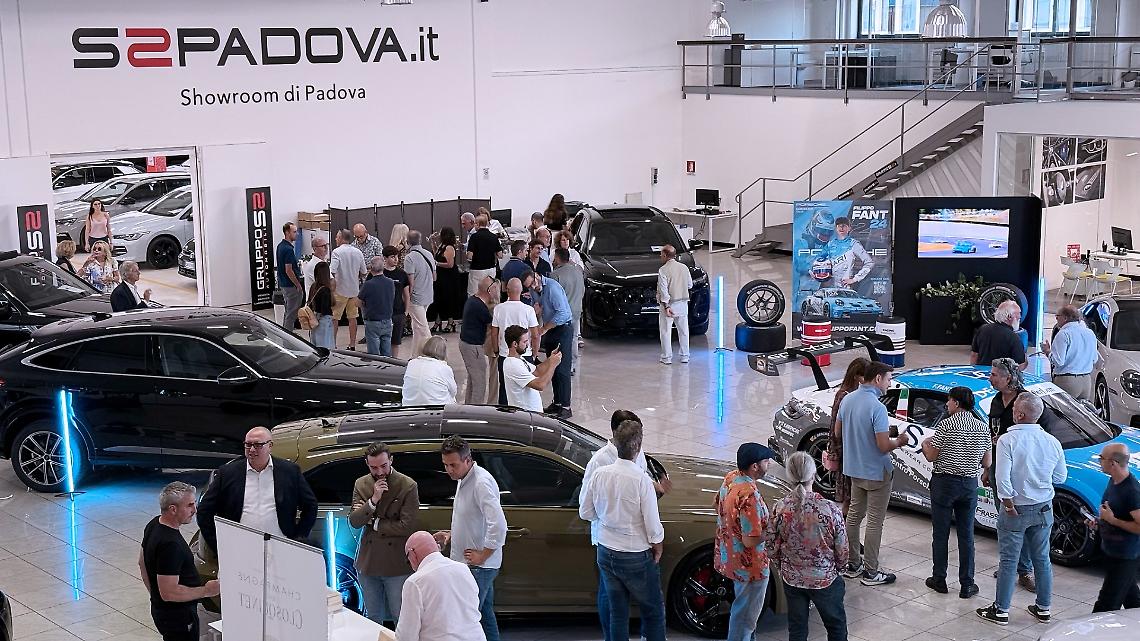 Successo a Padova per la “Porsche Night” di Gruppo S2 con Filippo Fant