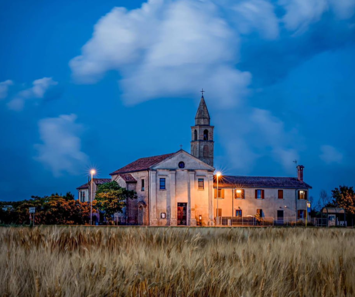 Loreo:chiesa Pilastro