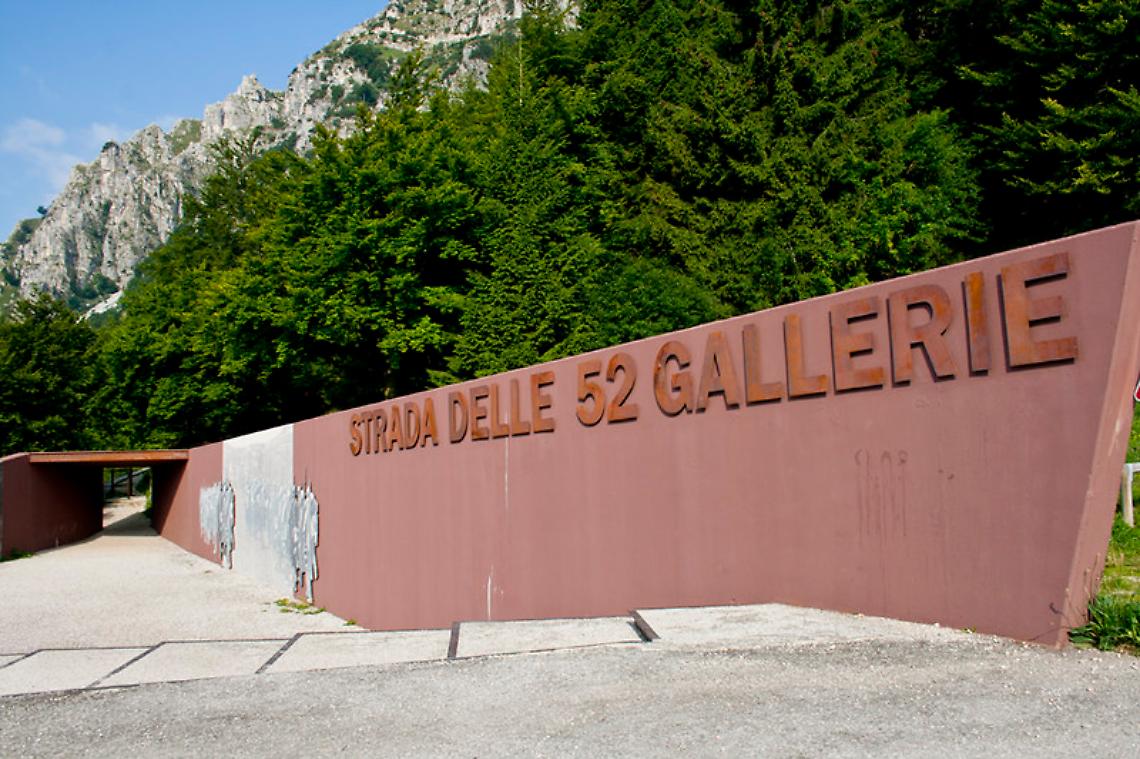 La Strada delle 52 Gallerie: un capolavoro di ingegneria tra storia e natura