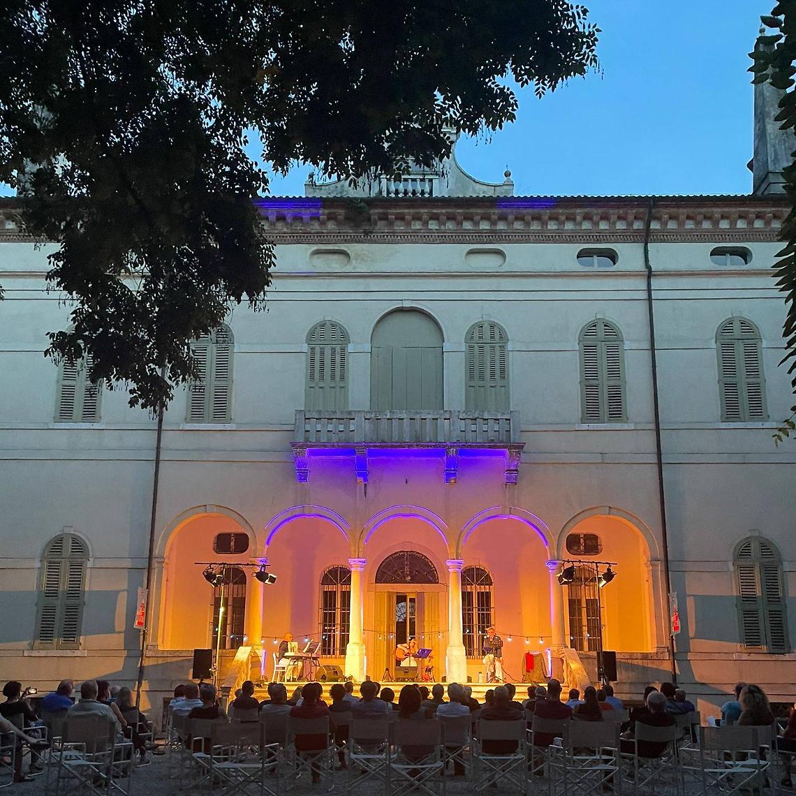 Mira, il teatro fa centro: al via la nuova stagione di Villa dei Leoni