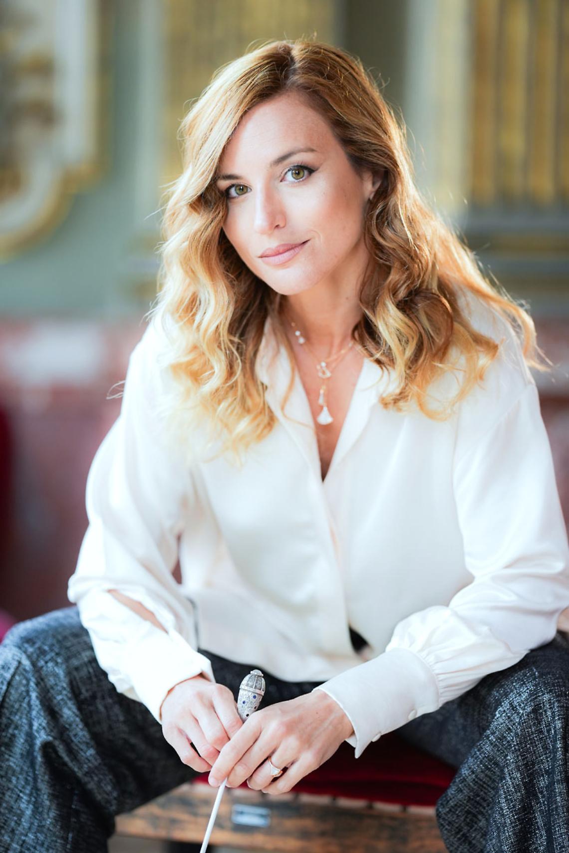 Beatrice Venezi rinvia la sua partecipazione al Festival delle Idee: appuntamento spostato a gennaio 2026