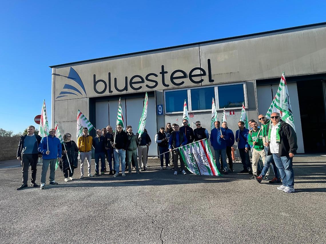 Foto dello sciopero alla bluesteel