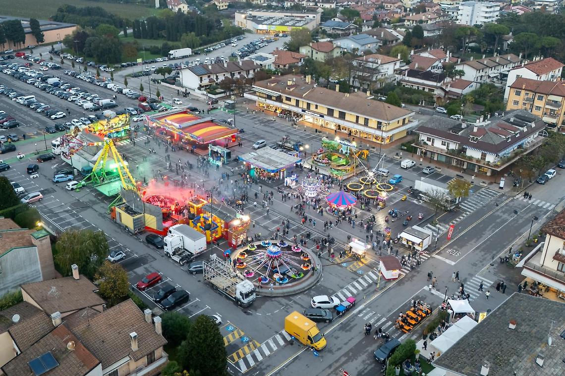 Jesolo celebra l’autunno tra spezie, dinosauri e spettacoli: torna la Festa d’Autunno
