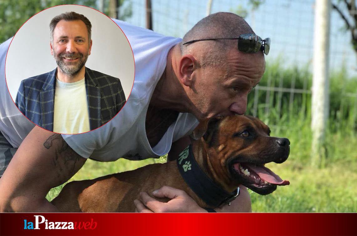 Il sindaco di Cittadella Luca Pierobon. Dietro, Massimo Zen con il cane Igor