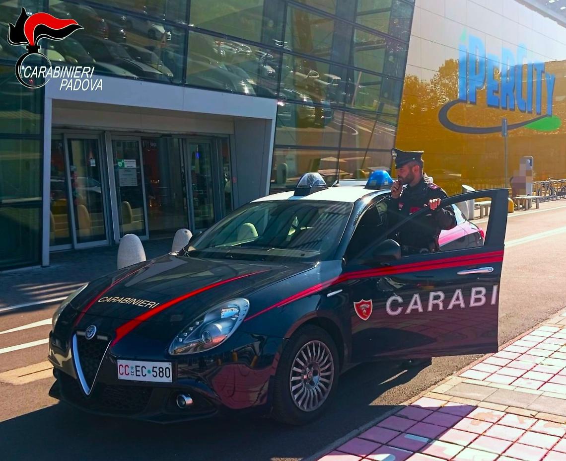 Albignasego, sorpreso con una bici rubata nel parcheggio dell’Ipercity: denunciato 18enne