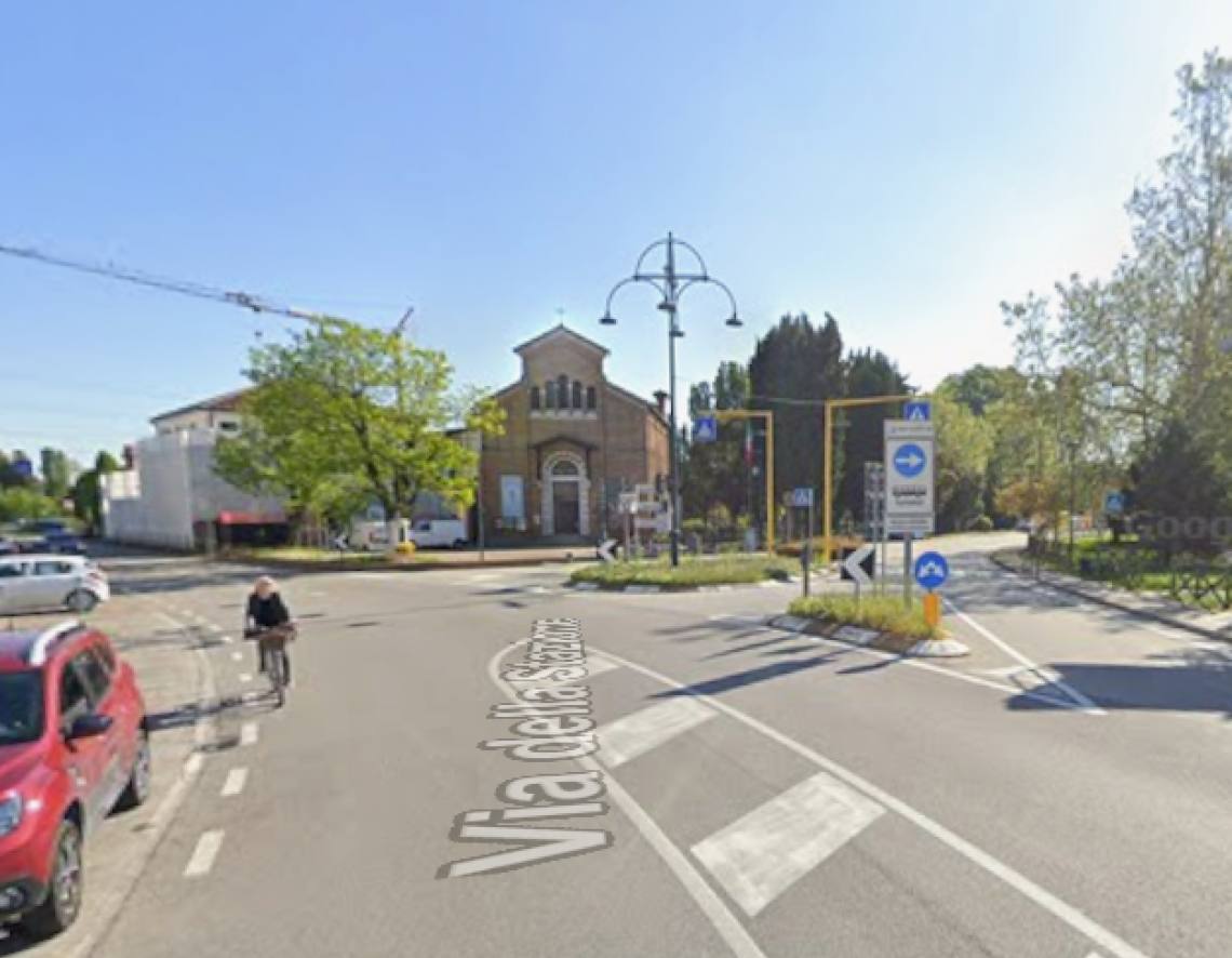 Via della Stazione, da cui partono le strade per Marghera e Fusina
