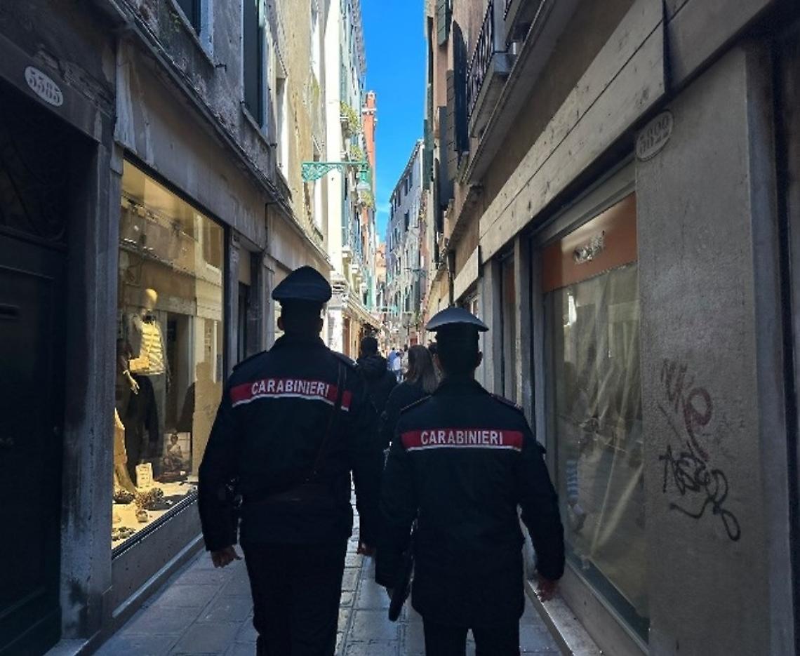 Venezia, borseggio tra i turisti a San Marco: tre arresti dei Carabinieri