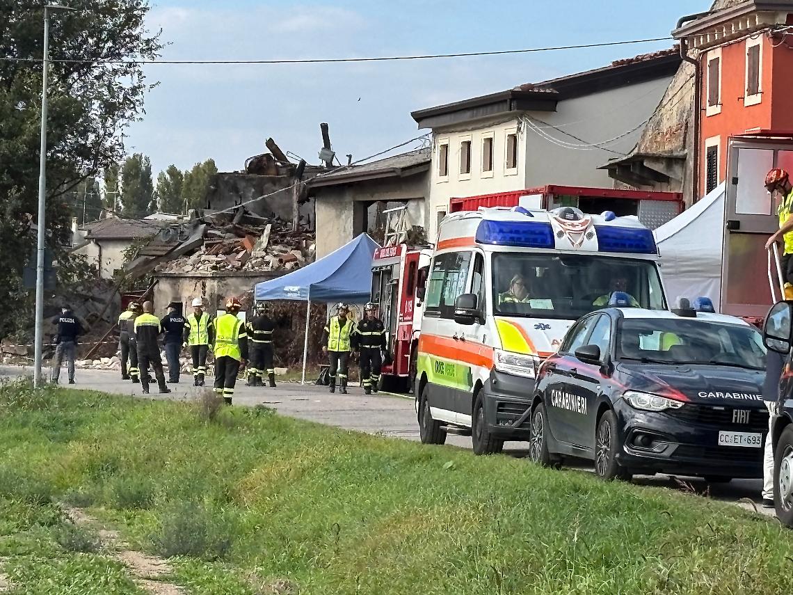 Tragedia a Castel d'Azzano: esplosione durante uno sgombero, morti tre carabinieri