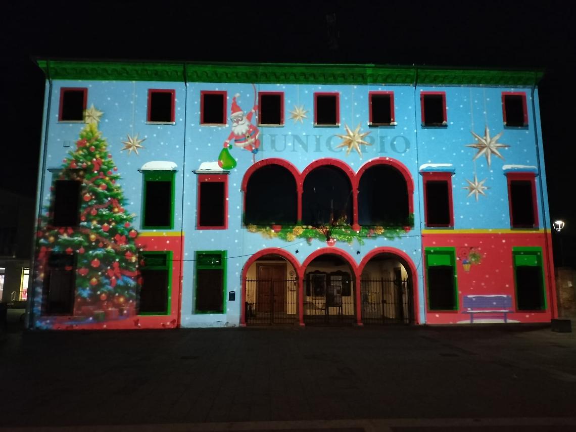 Municipio di Due Carrare durante il Natale