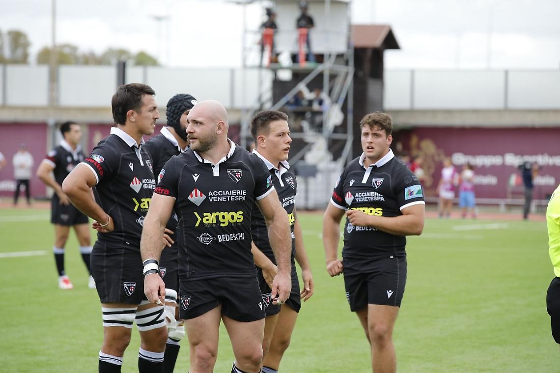 Le Fiamme Oro infiammano Ponte Galeria: battuto il Petrarca e alzato il Trofeo “Mitici Cremisi”