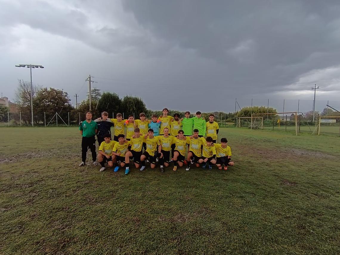 Gestione del campo da calcio di Cona, scatta la polemica