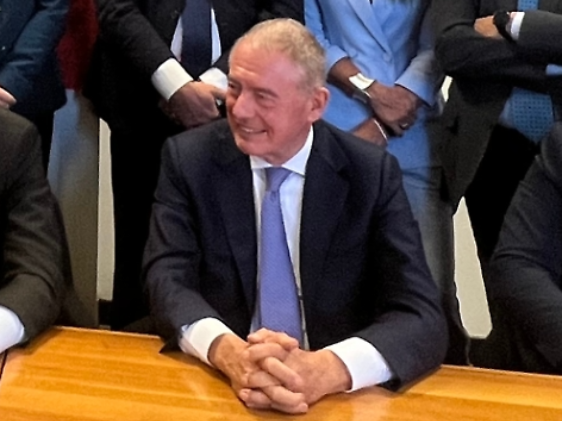 Adolfo Urso durante la conferenza stampa