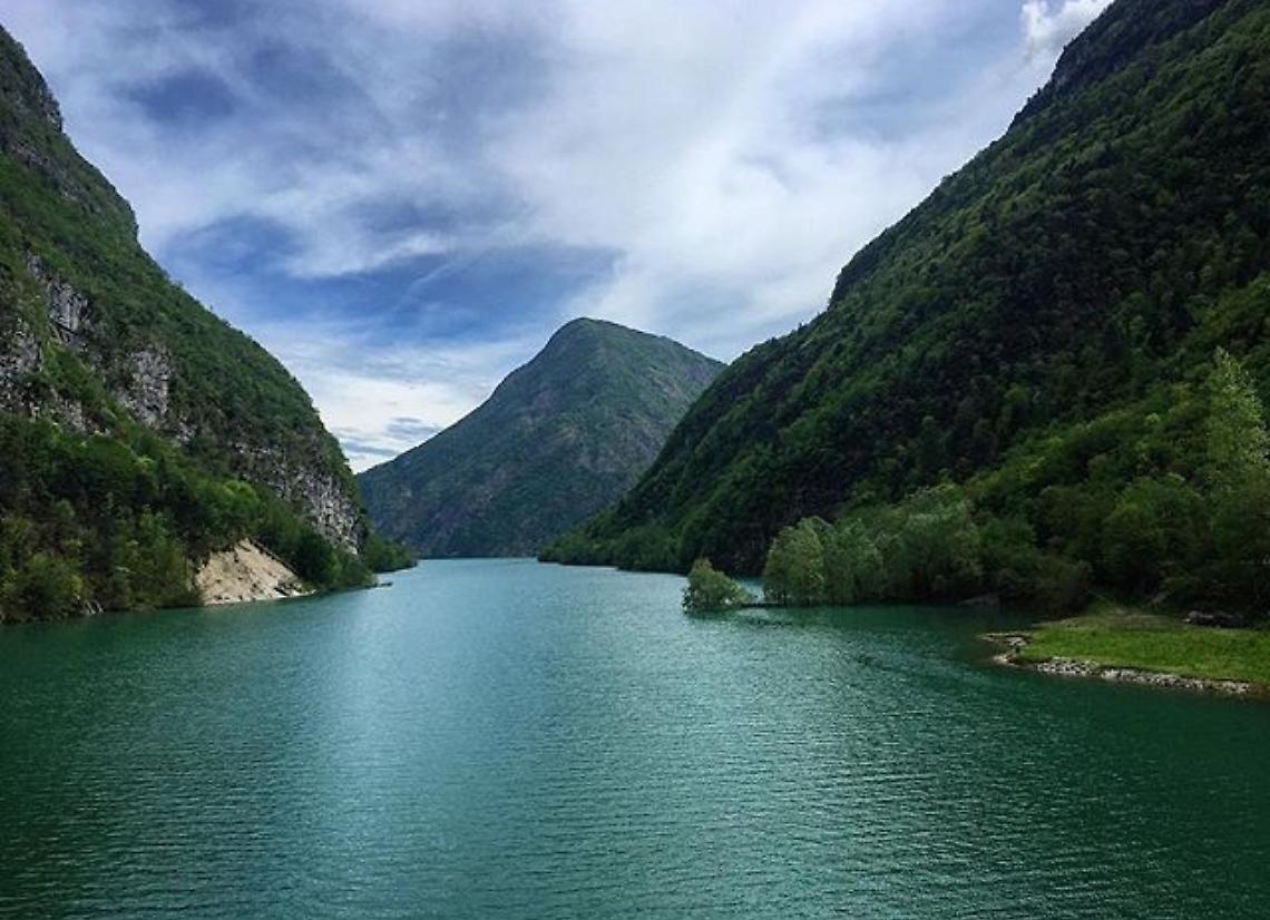 Lago del Mis: tra acque cristalline e segreti delle Dolomiti