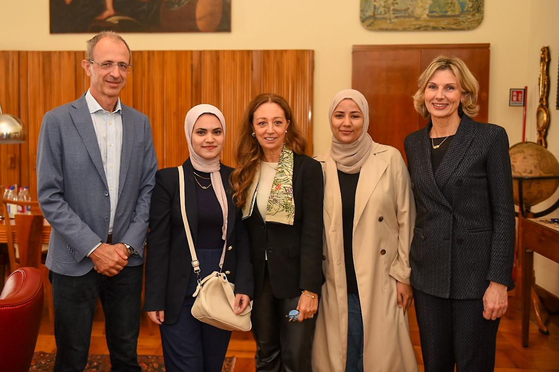 La rettrice dell’Università di Padova accoglie due studentesse palestinesi arrivate da Gaza