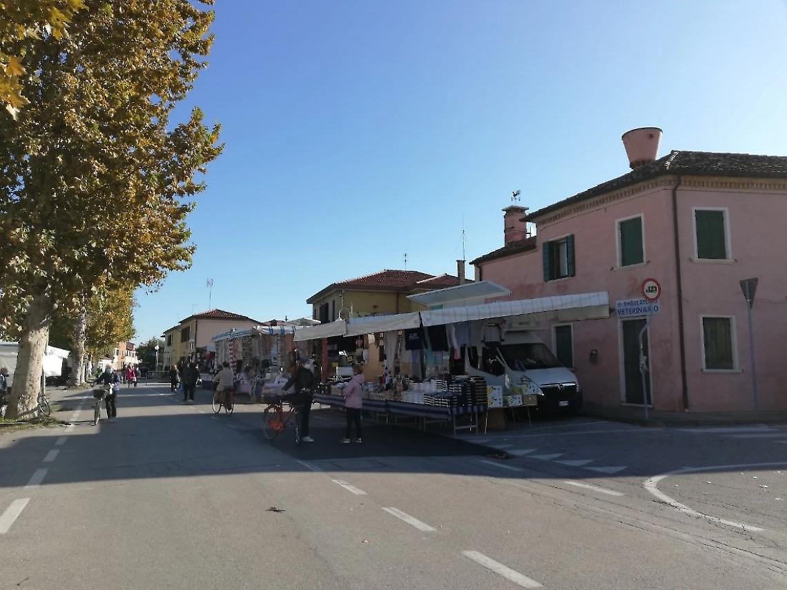 “Al mercato rionale di Oriago, serve un attraversamento pedonale”