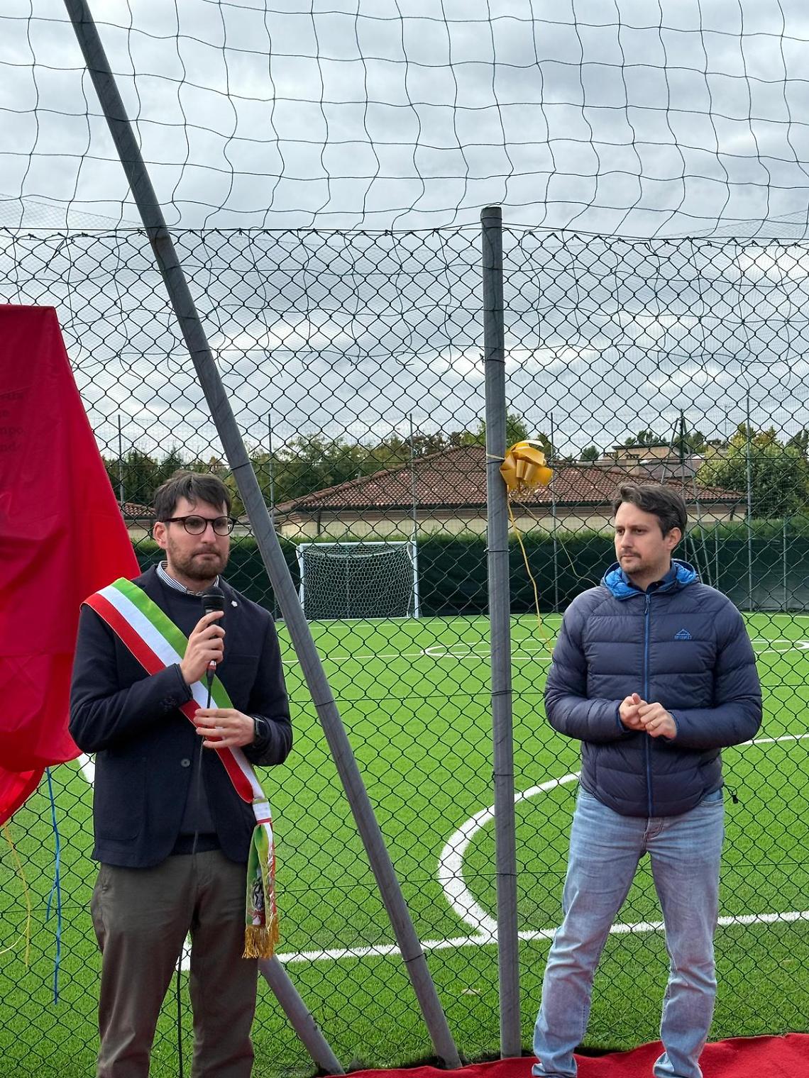 Peraga inaugura il campo da calcetto intitolato a Riccardo Val: memoria e futuro per i giovani