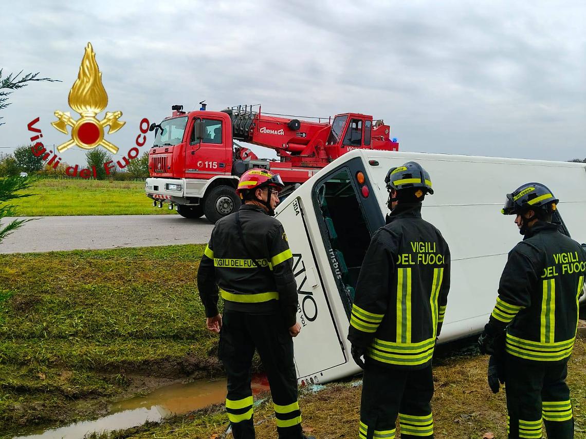 Tragedia a Piavon: un pedone perde la vita in un incidente con un pullman scolastico