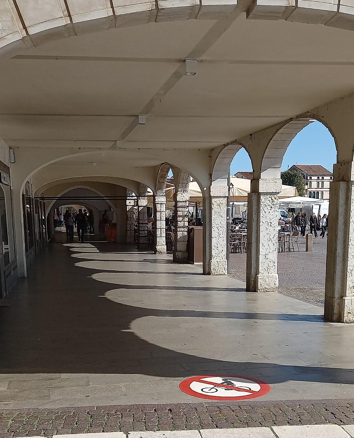 Pittogrammi portici piazza Giorgione