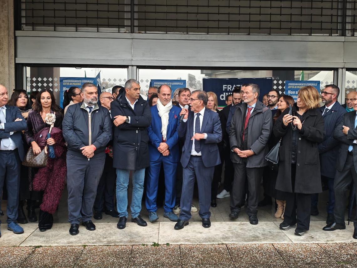 La Russa inaugura la nuova sede di Padova di Fratelli d’Italia: “Autonomia più vicina con il nostro governo”