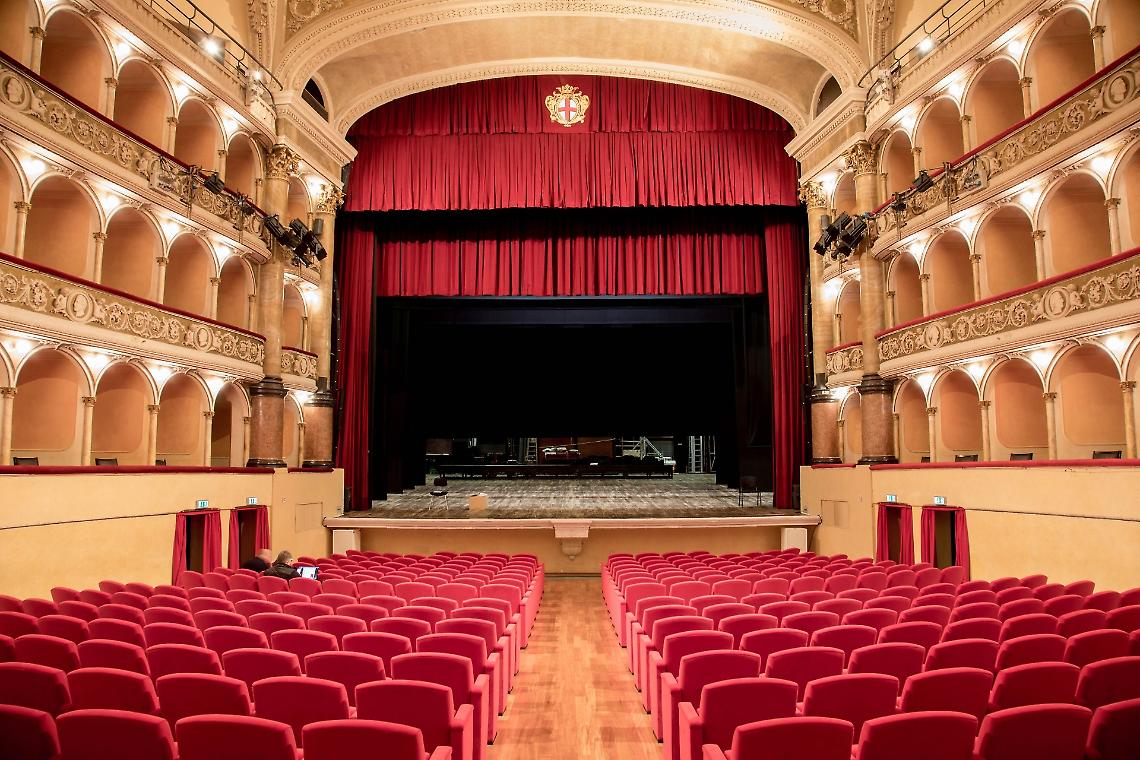 “Il Gabbiano” di Čechov debutta a Padova: Filippo Dini porta in scena un’umanità sull’orlo del baratro