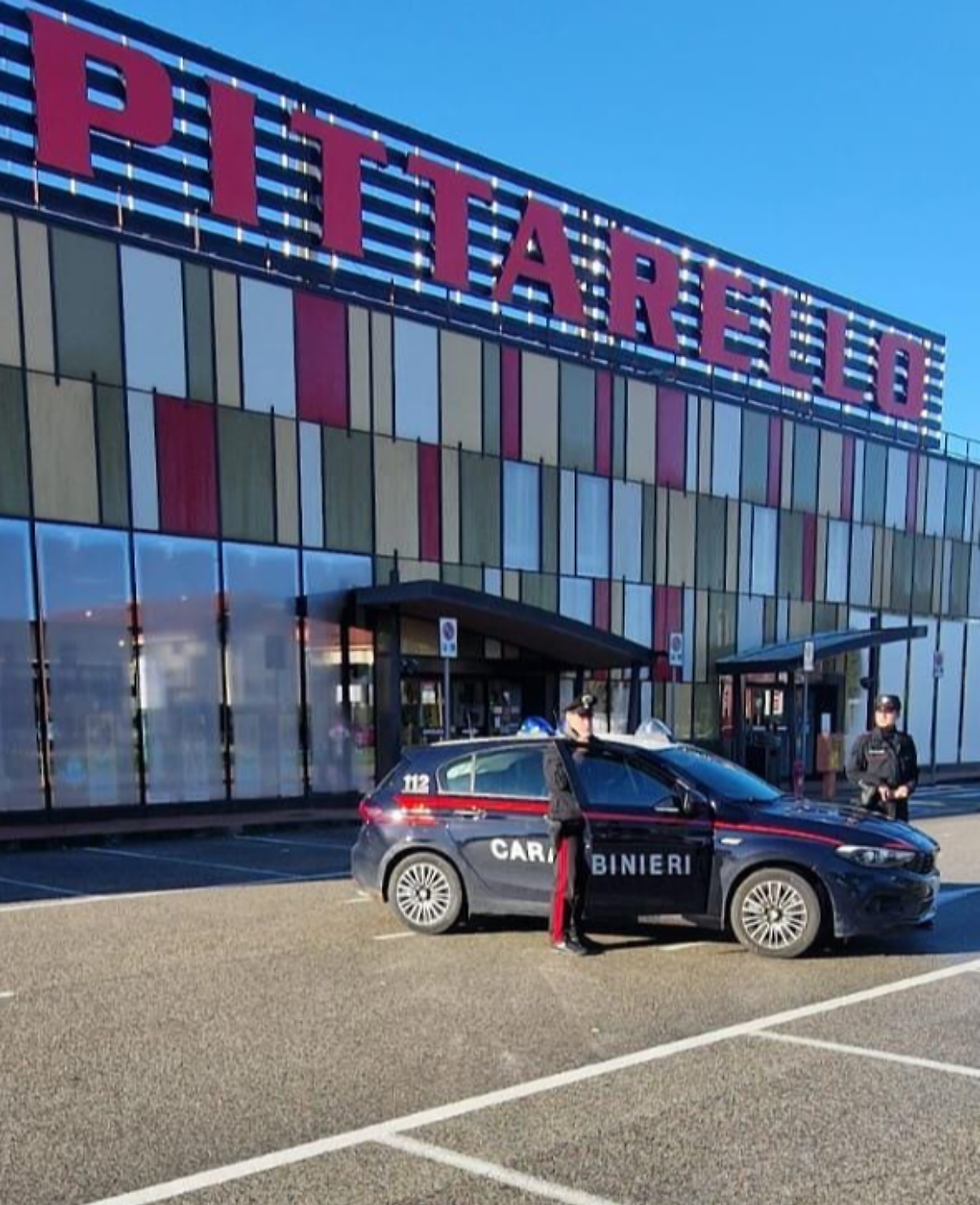 Tentato furto da oltre 2.500 euro a Vigonza: un arresto e una denuncia