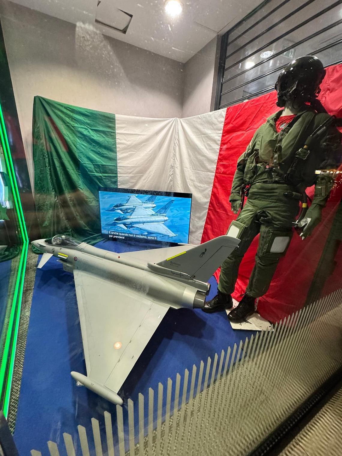 Treviso celebra il 4 Novembre: le Forze Armate protagoniste con vetrine storiche nel cuore della città