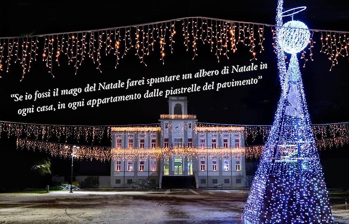 Piazza Repubblica di Porto Viro illuminata per Natale
